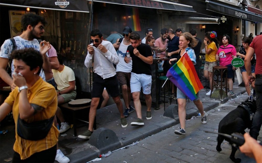 Tear gas, rubber bullets used on LGBTQ activists in Turkey